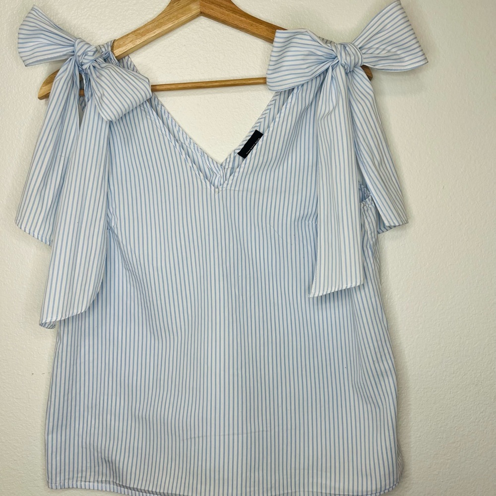 Who What Wear Blue/White Striped Tie-Shoulder Women's Top - Nautical - Small